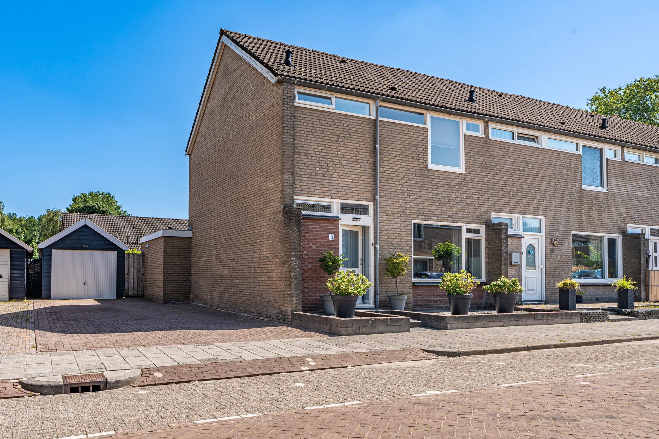Hoekwoning Ligusterstraat 12 in Musselkanaal
