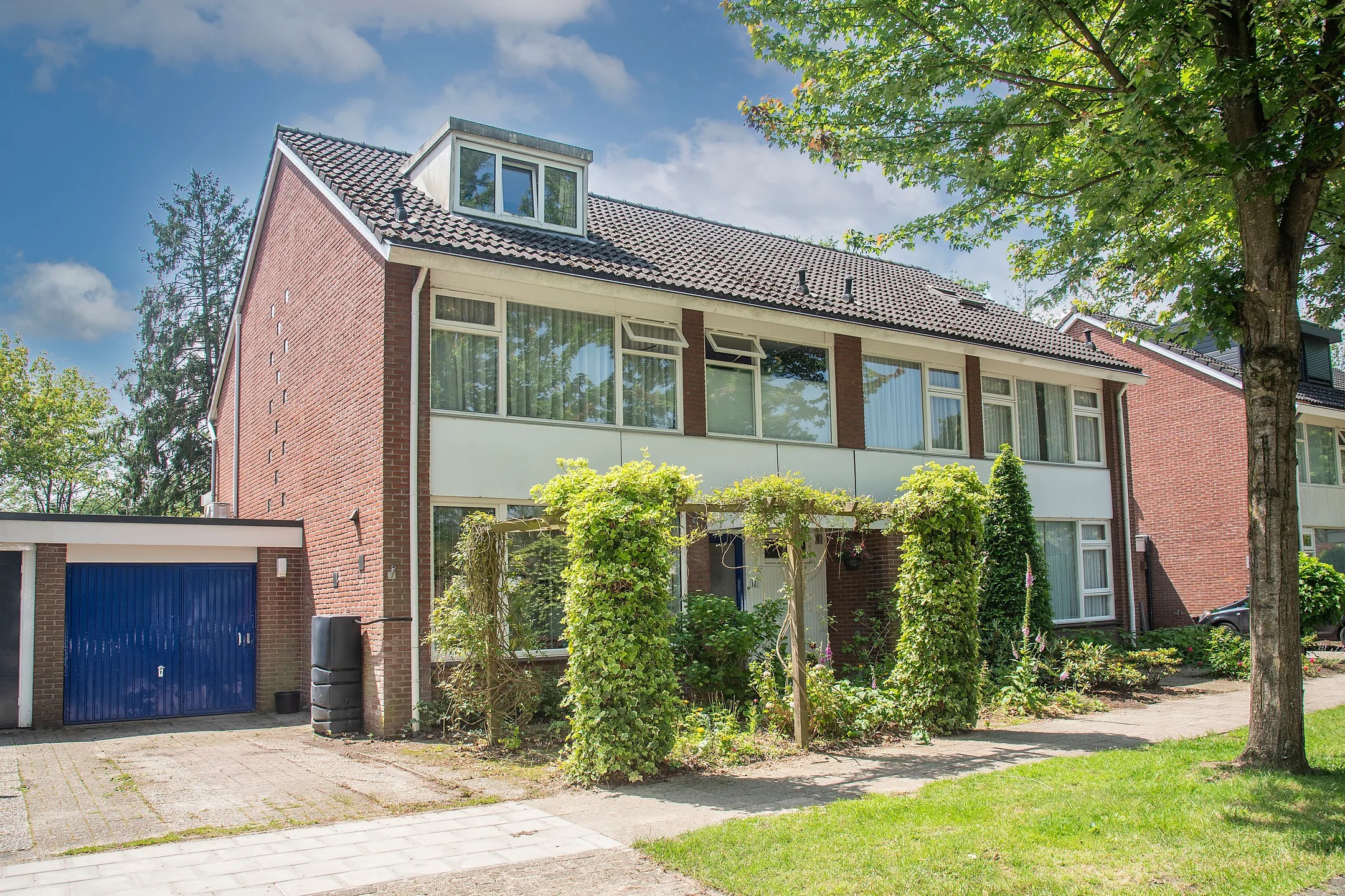 2-onder-1-kapwoning Reviusstraat 12 in Hengelo
