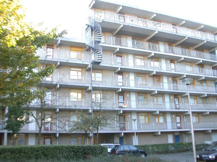 Galerijflat (appartement) Zeswegenlaan 204 Heerlen