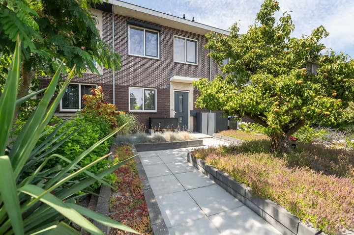 Tussenwoning Darwinhage 18 in Emmeloord