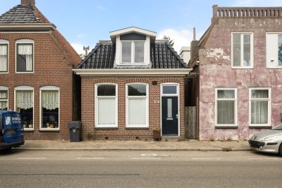 Vrijstaande woning Oosteinde 23 in St.-Jacobiparochie