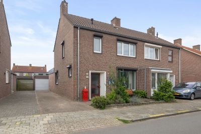 2-onder-1-kapwoning Julianastraat 6 in Panningen