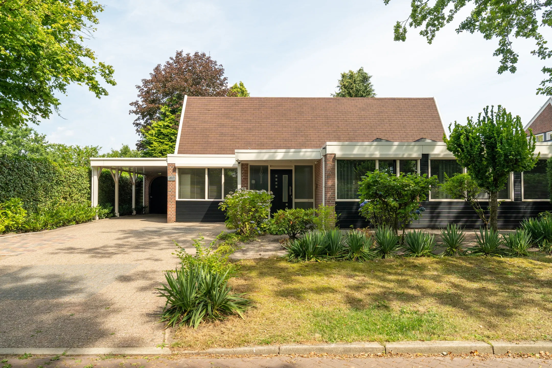 Geschakelde woning (semi-bungalow) Richterstraat 40 in Losser