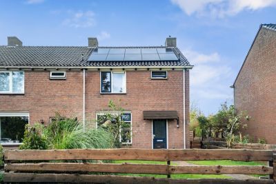 Hoekwoning Raadhuisstraat 28 in Wijdenes