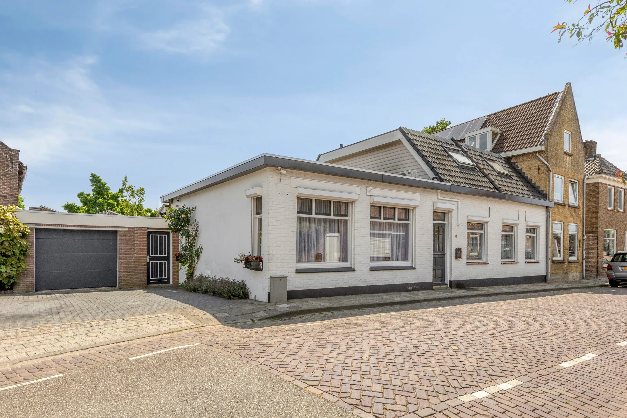 Halfvrijstaande woning Molenstraat 6 in Standdaarbuiten