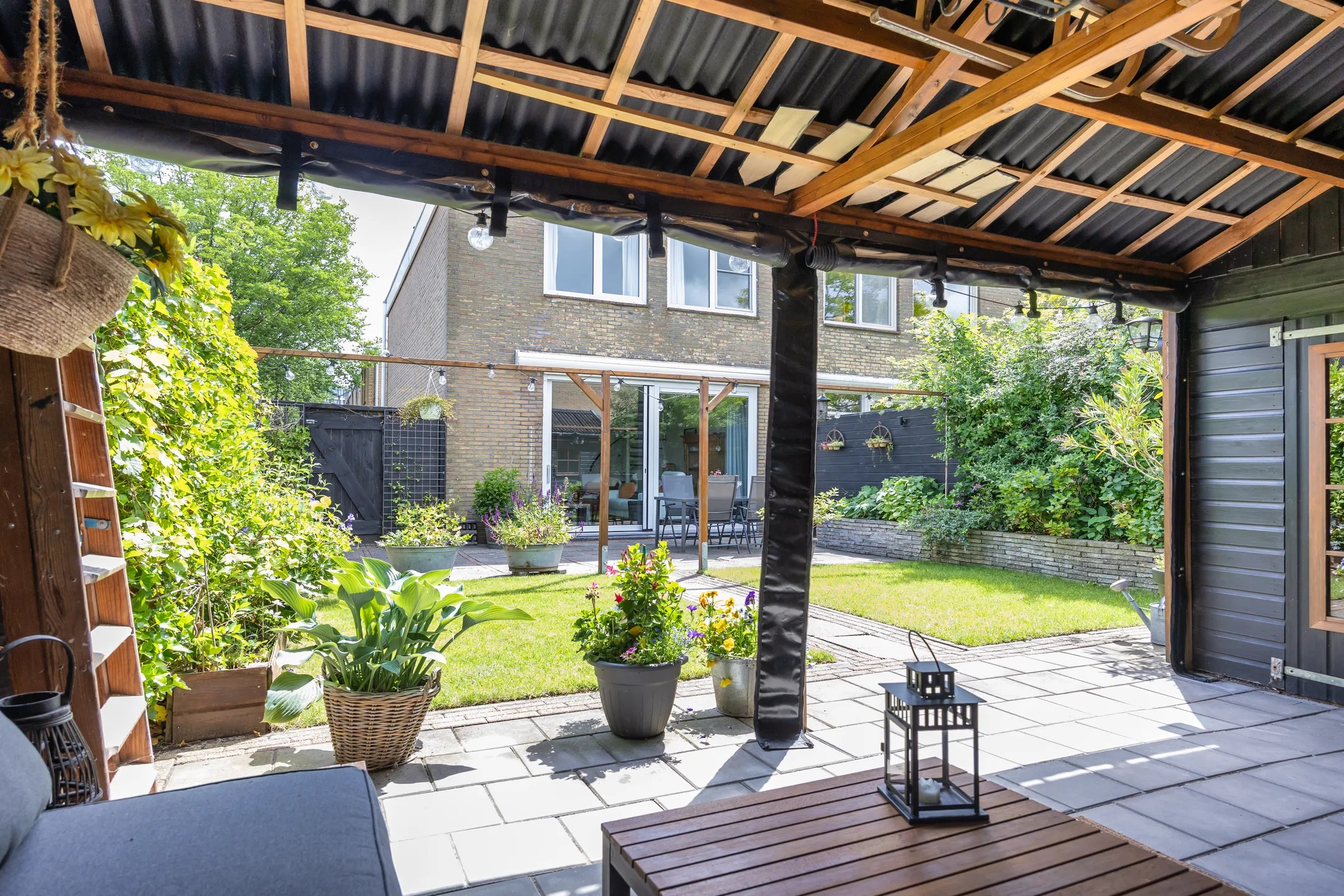 Hoekwoning de Anjen 91 in Leeuwarden