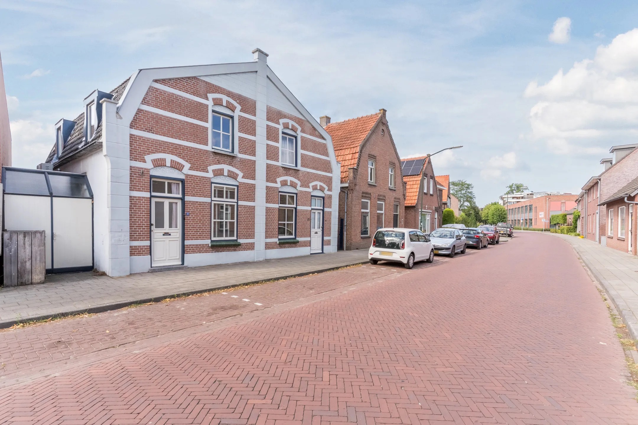 2-onder-1-kapwoning Hezelaarstraat 8 in Veghel