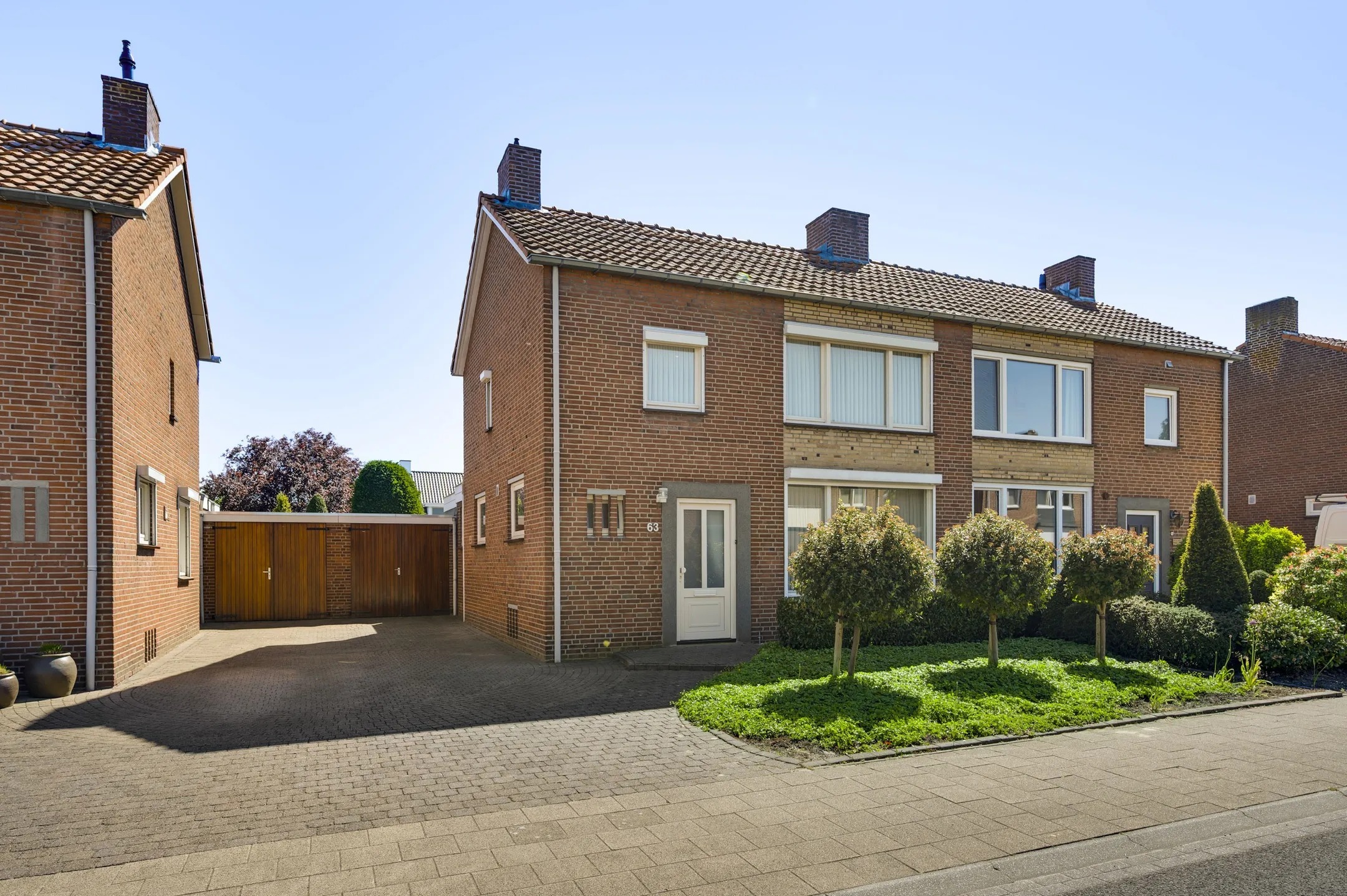 Geschakelde 2-onder-1-kapwoning Burgemeester Mertensstraat 63 in Roggel