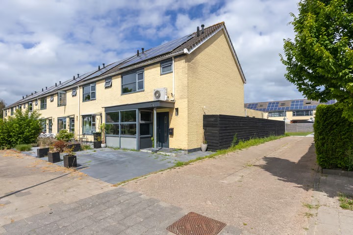 Hoekwoning Scarlet Ducstraat 2 in Andijk