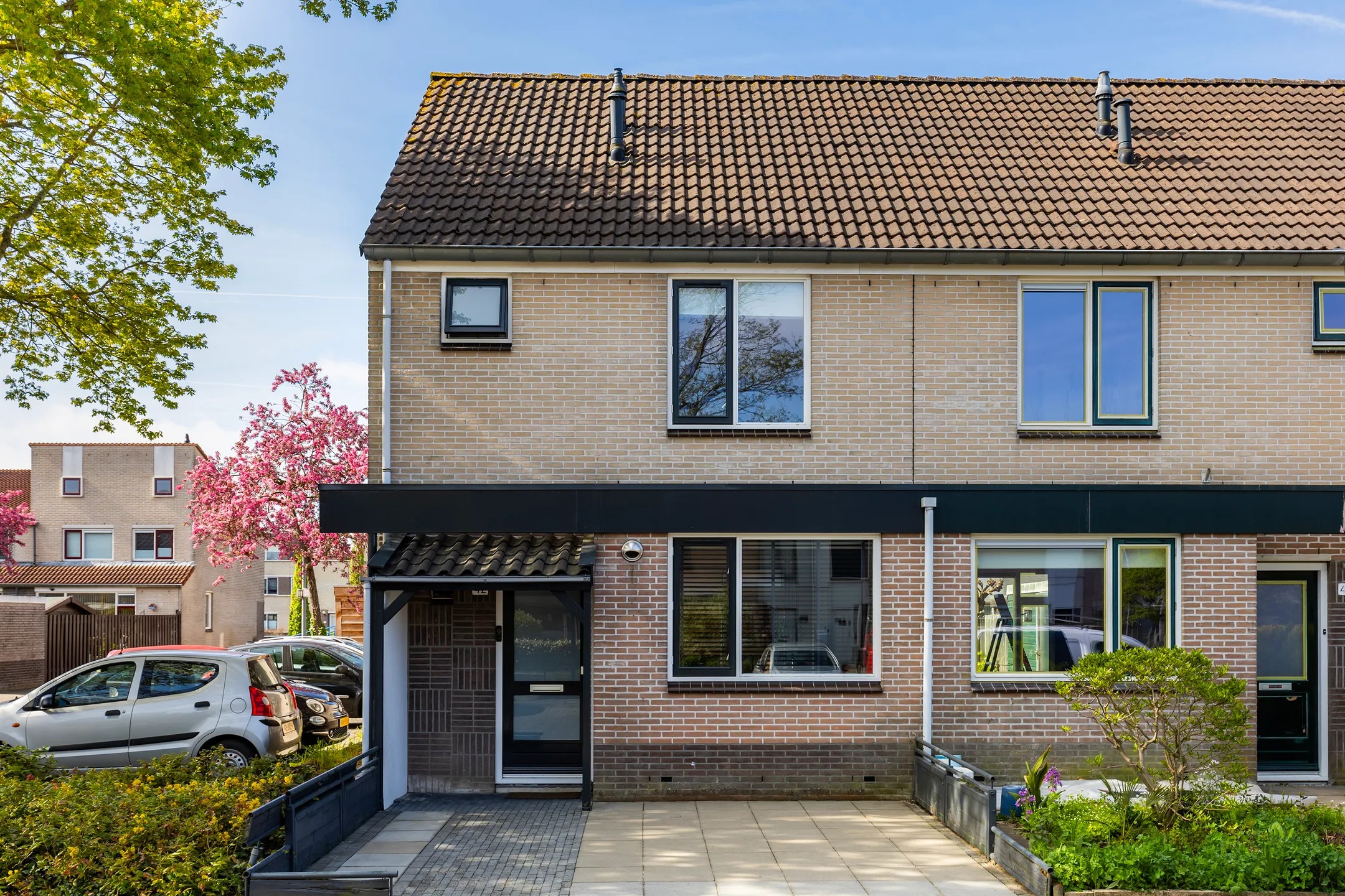 Hoekwoning Paul Rodenkolaan 42 in Zutphen