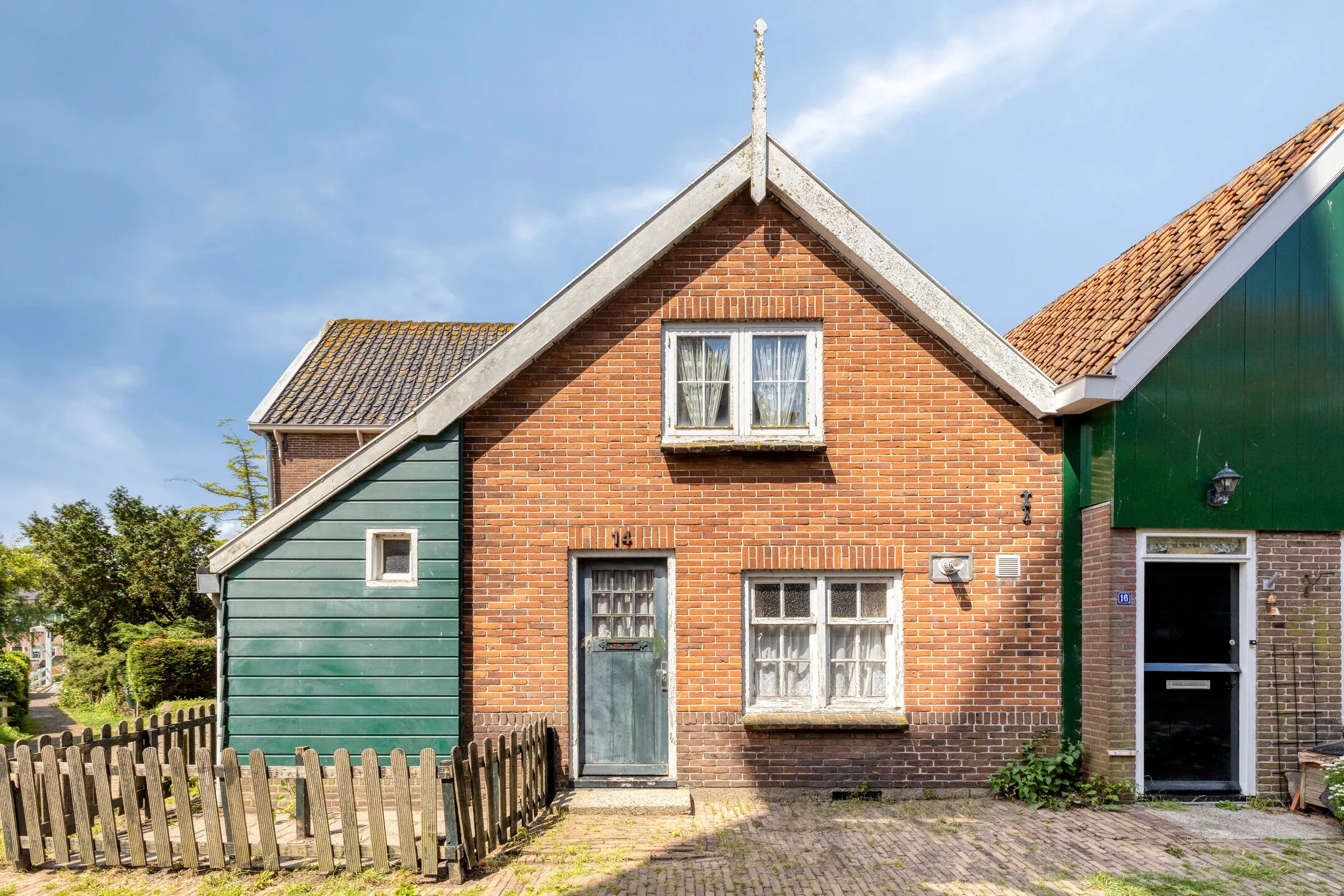 Hoekwoning Kerkbuurt 14 in Marken