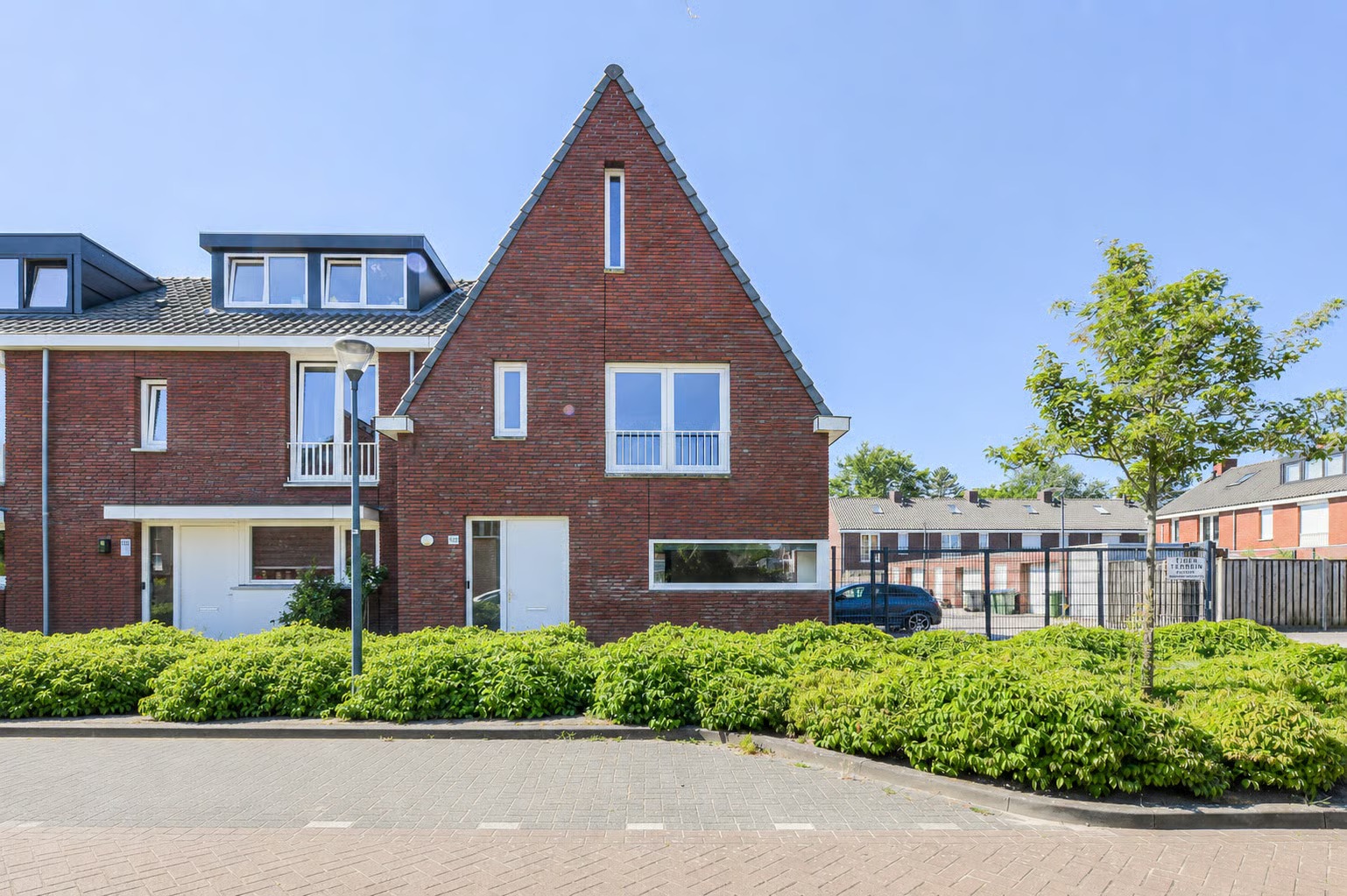 Hoekwoning Ruys de Beerenbrouckplein 122 in Oosterhout