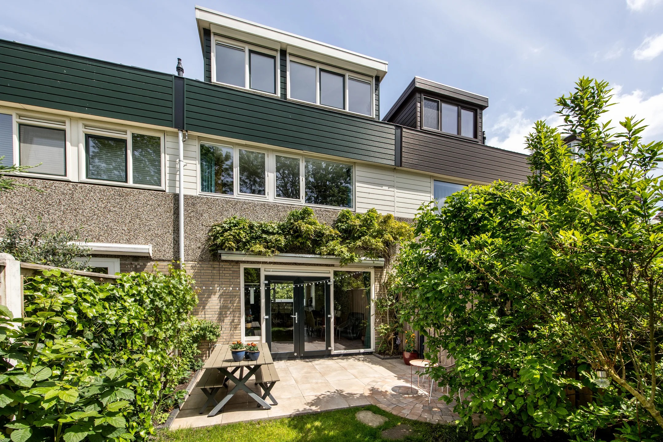 Tussenwoning Freesiadal 22 Leiden