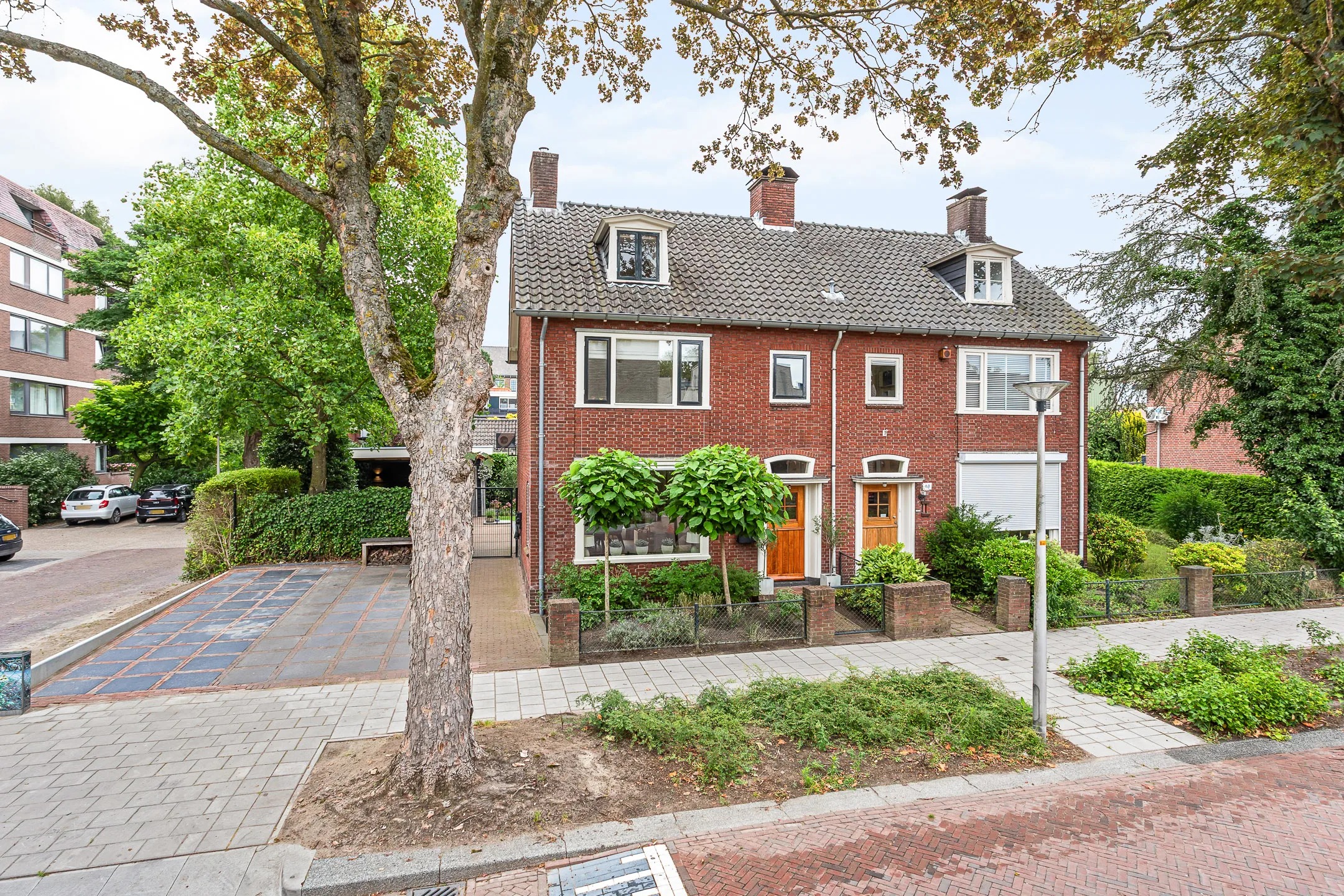 2-onder-1-kapwoning Joan Coststraat 42 in Enschede