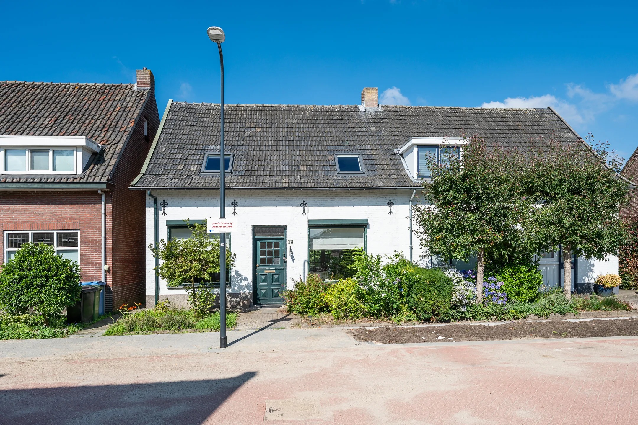 2-onder-1-kapwoning Heerseweg 12 in Veldhoven