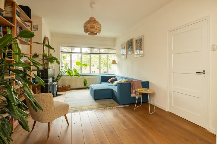 Portiekflat Van Hogendorpstraat 91 in Den Haag