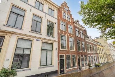 Tussenwoning Oude Vest 53 in Leiden