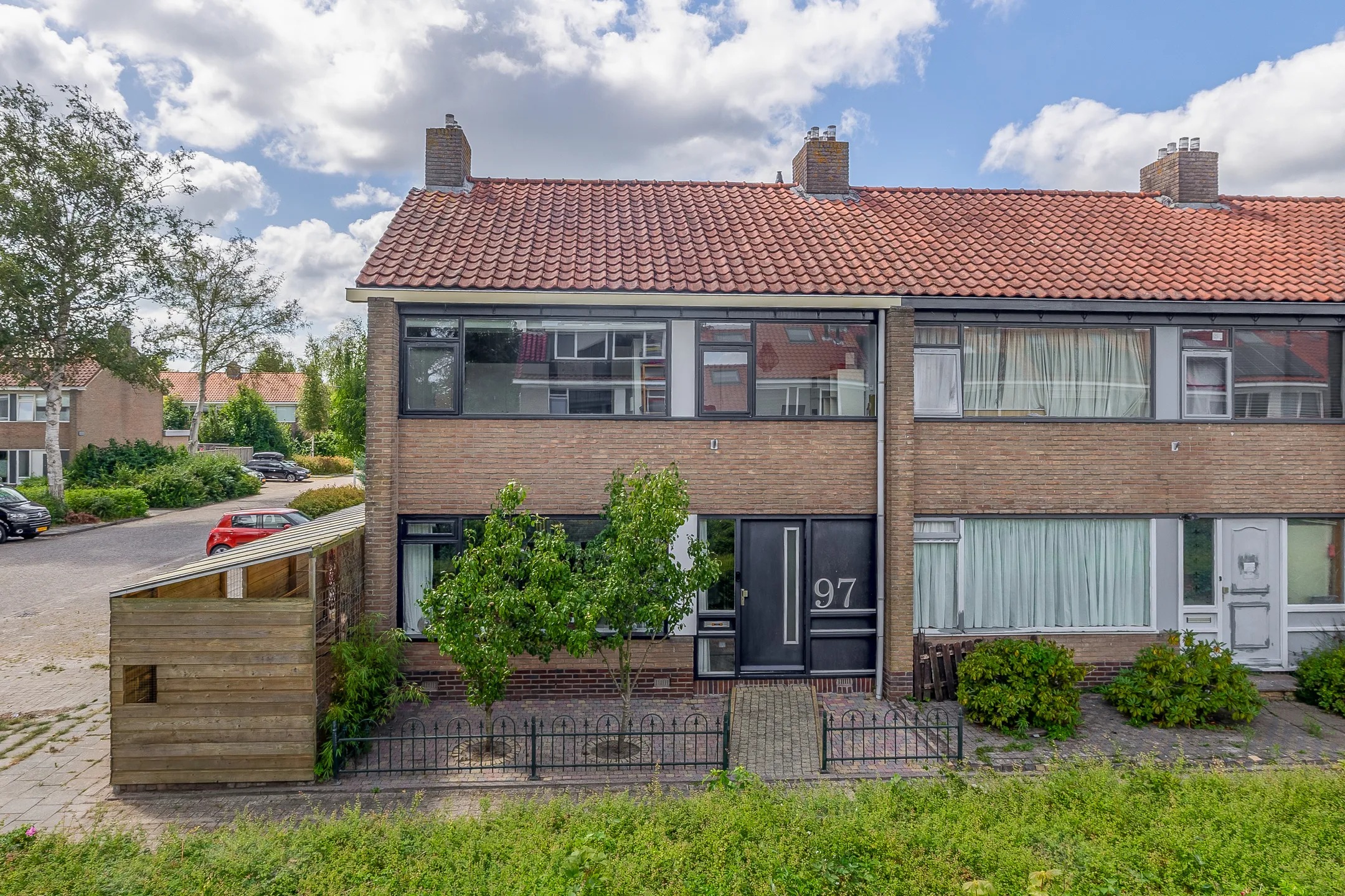 Hoekwoning Hooglandswyk 97 in Drachten