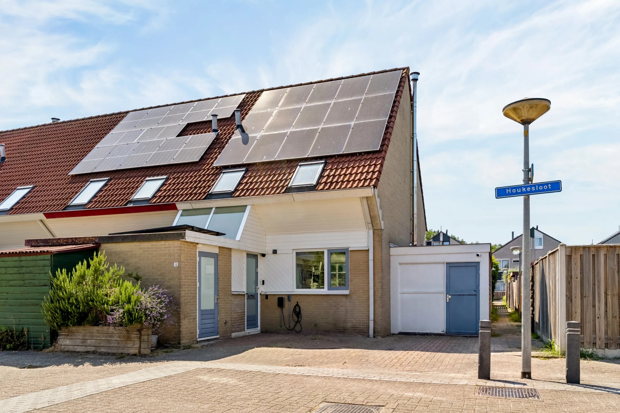 Hoekwoning Houkesloot 12 in Lelystad