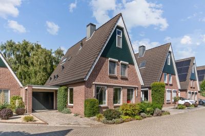 Villa, geschakelde woning Schoolstraat 132 in Papendrecht