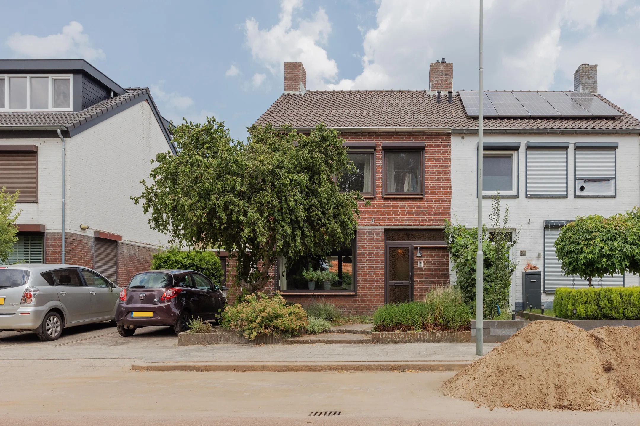 Geschakelde 2-onder-1-kapwoning Burg Cremersstraat 44 in Grubbenvorst