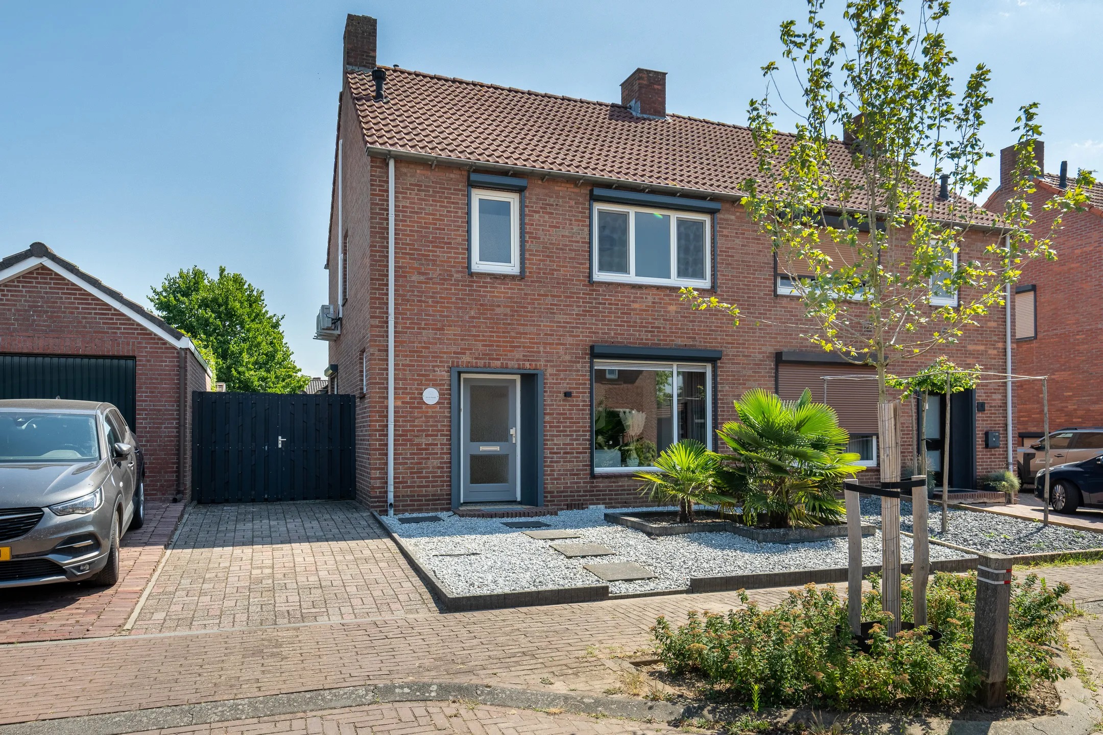 2-onder-1-kapwoning Plantsoenstraat 2 in Linne