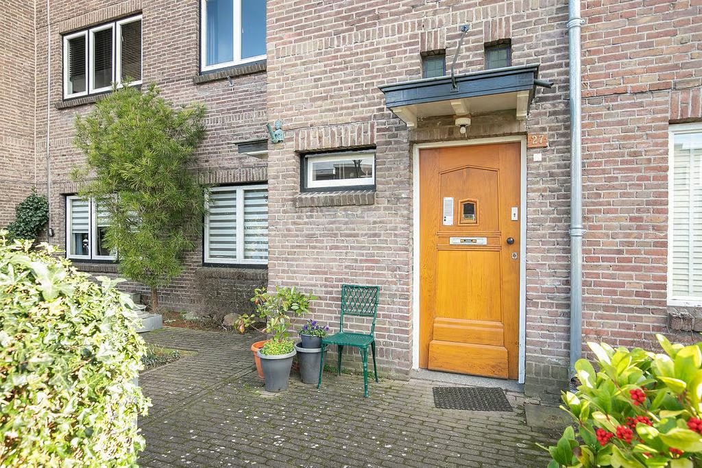 Portiekflat Nicolaas Beetsstraat 27 in Eindhoven