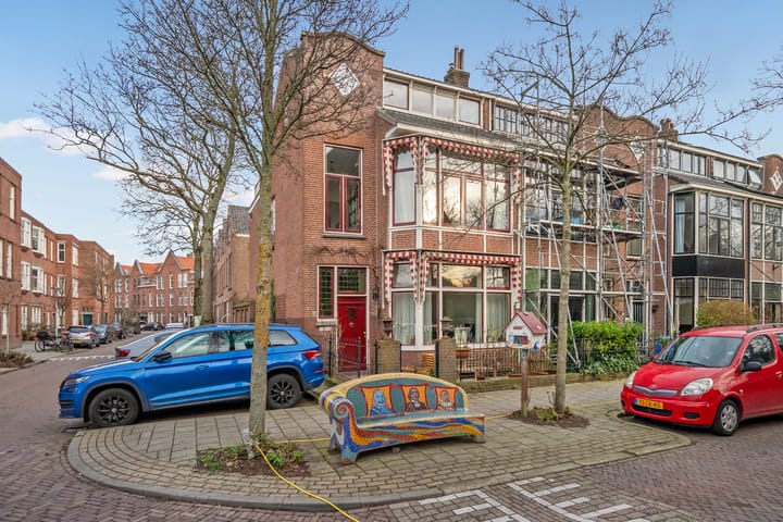 Hoekwoning Maerten Trompstraat 18 in Delft