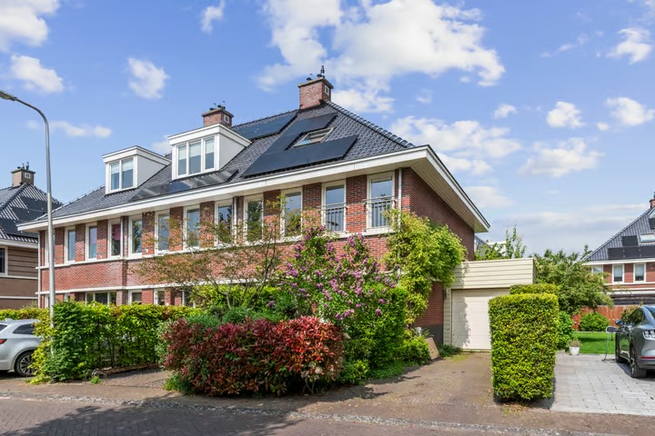 Hoekwoning Ooievaarlaan 8 in Heemstede