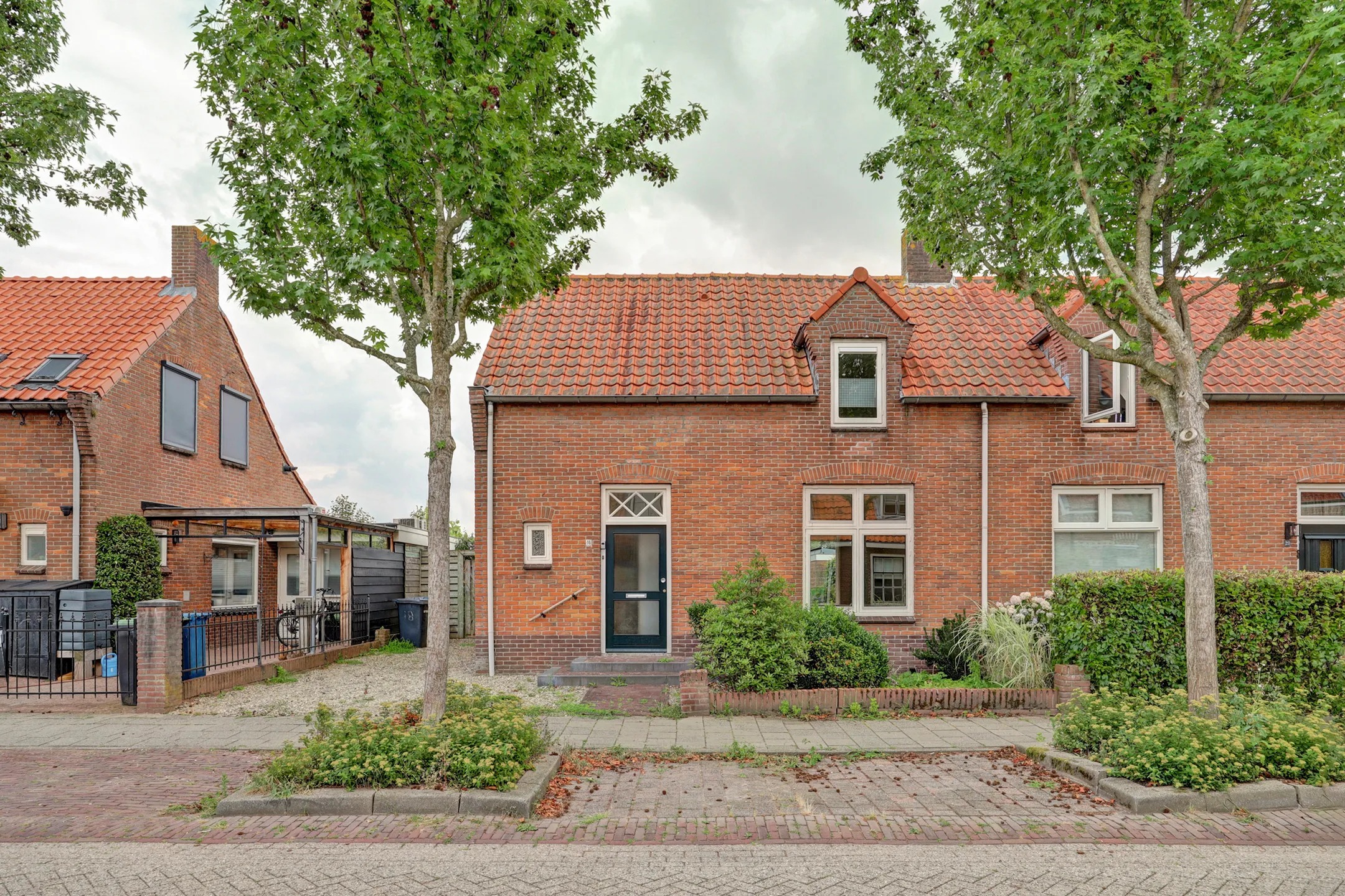 2-onder-1-kapwoning Prins Bernhardweg 18 in Houten