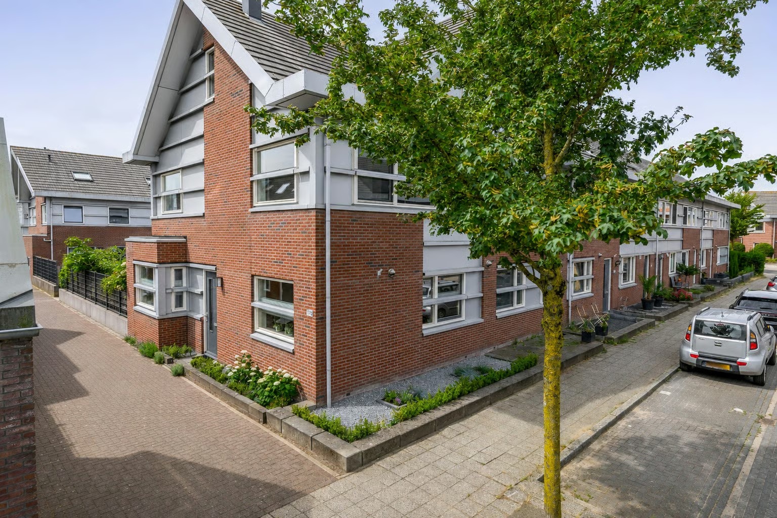 Hoekwoning Zwarte Ring 170 in Assendelft
