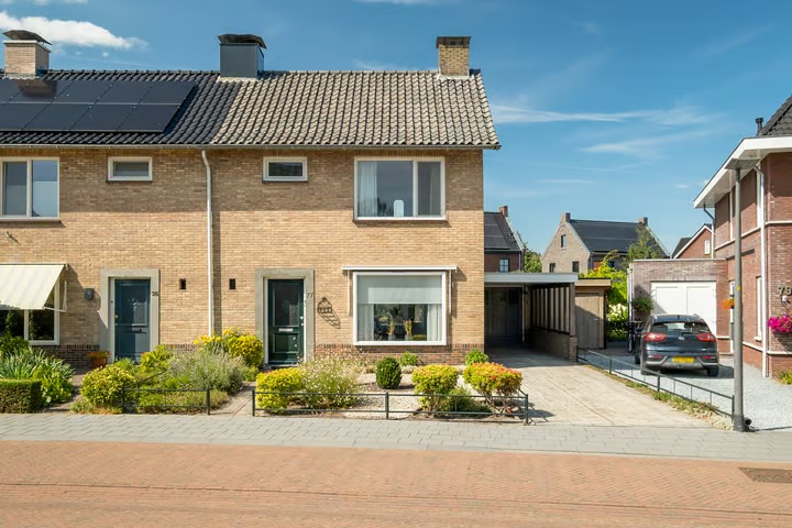 2-onder-1-kapwoning Irisstraat 77 in Losser