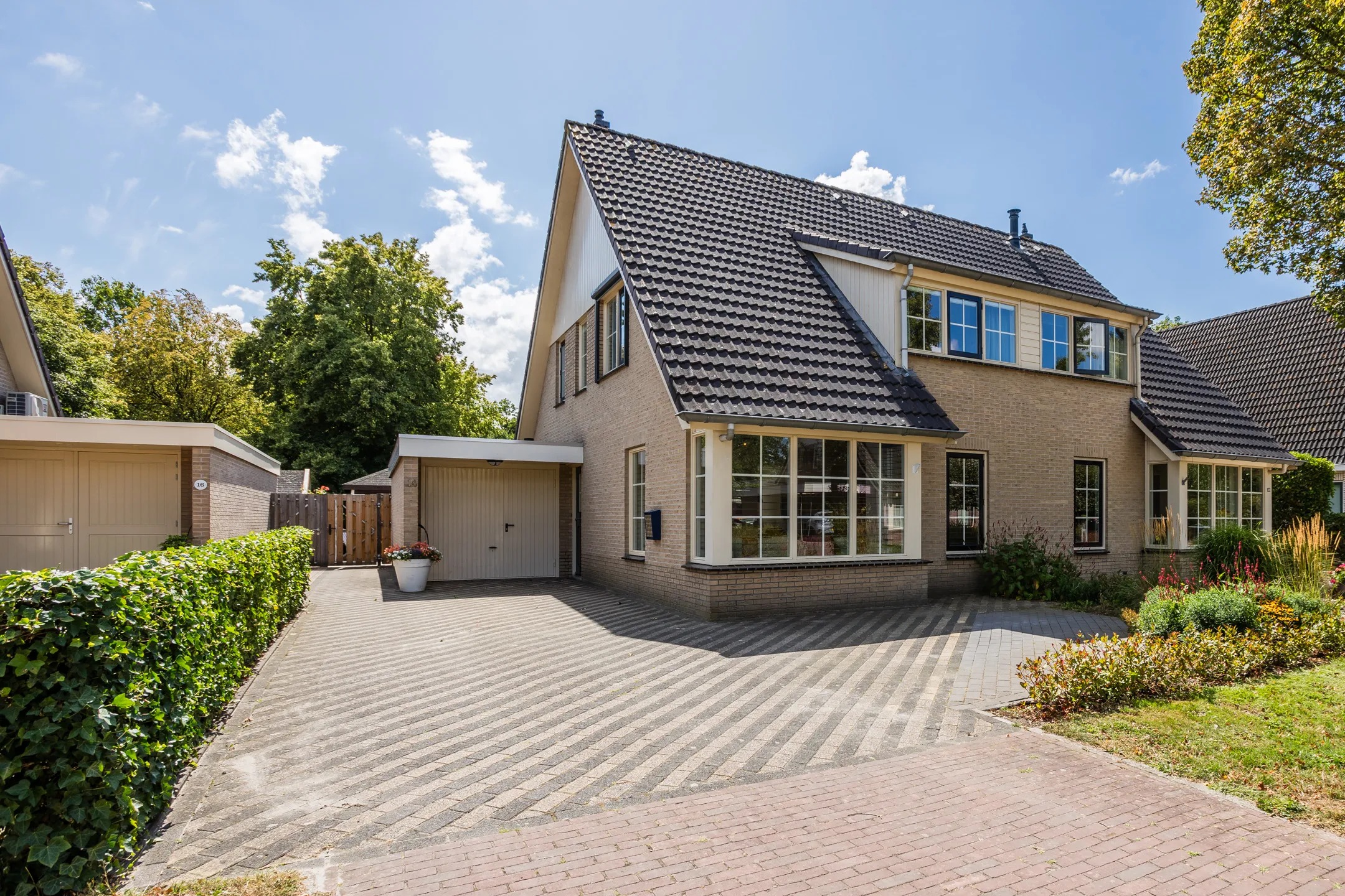 2-onder-1-kapwoning Oldenhof 14 in de Wijk