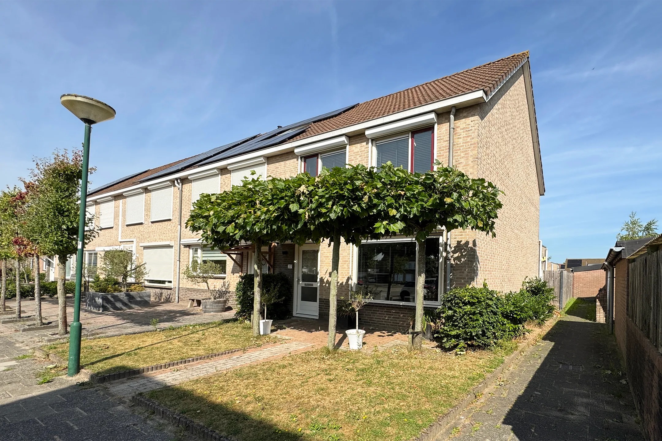 Hoekwoning Leeuwerikstraat 27 in Fijnaart