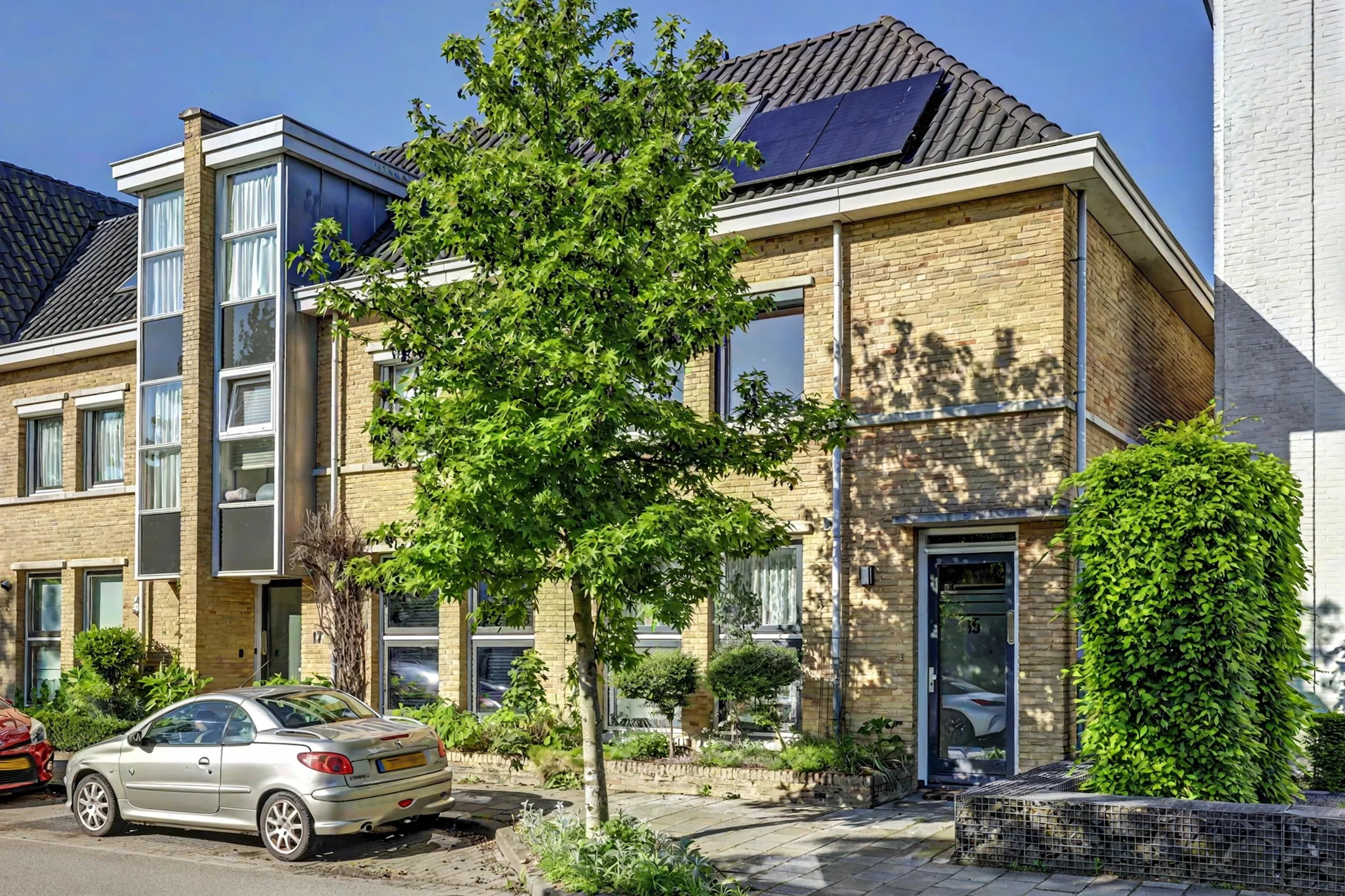 Hoekwoning Anjelierstraat 15 in Goes