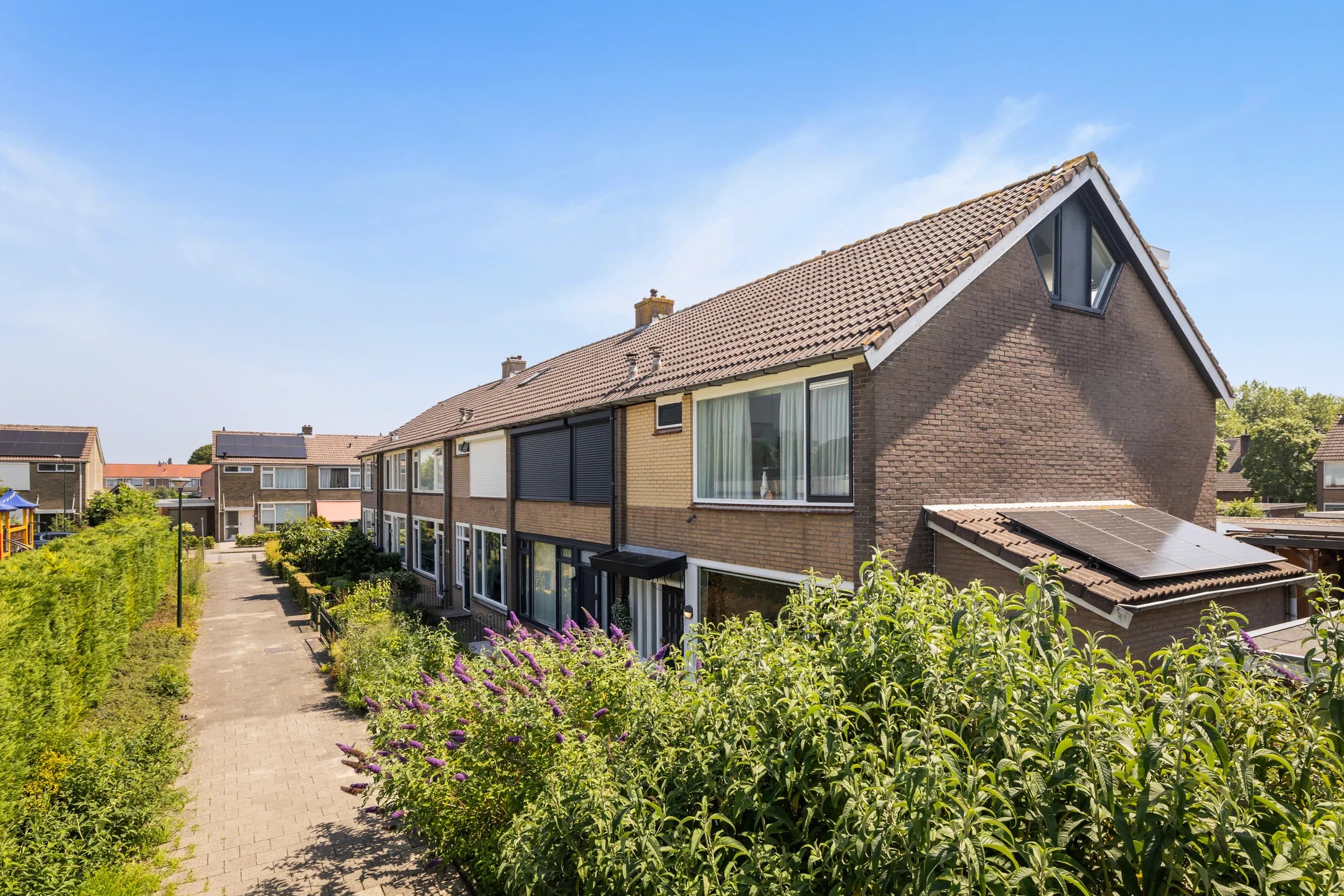 Hoekwoning Schoolhof 8 in Benschop