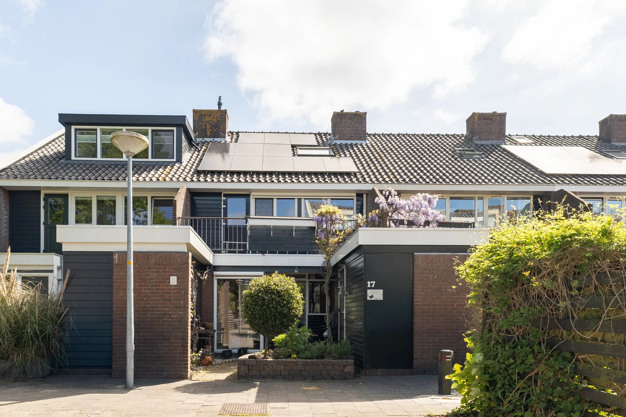Tussenwoning Marten Michielshof 17 in De Rijp
