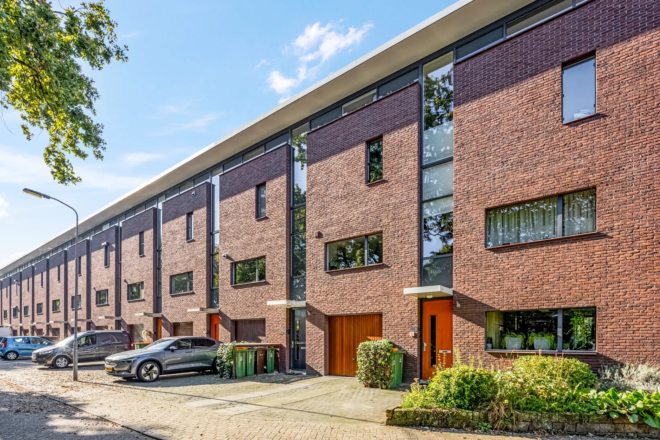 Tussenwoning (drive-in woning) Artemislaan 3 in Ede