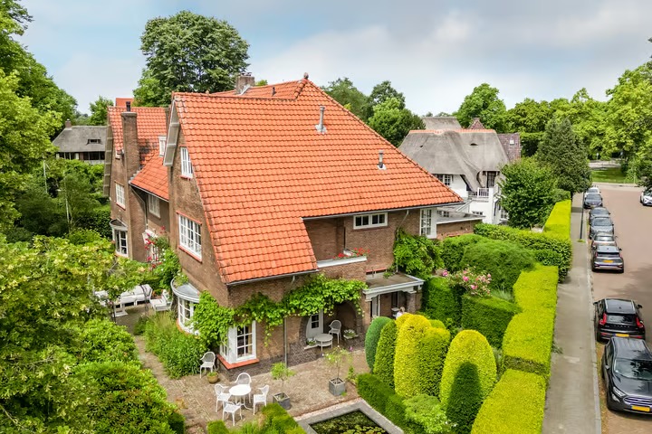 Halfvrijstaande woning de Roy van Zuidewijnlaan 43 in Breda