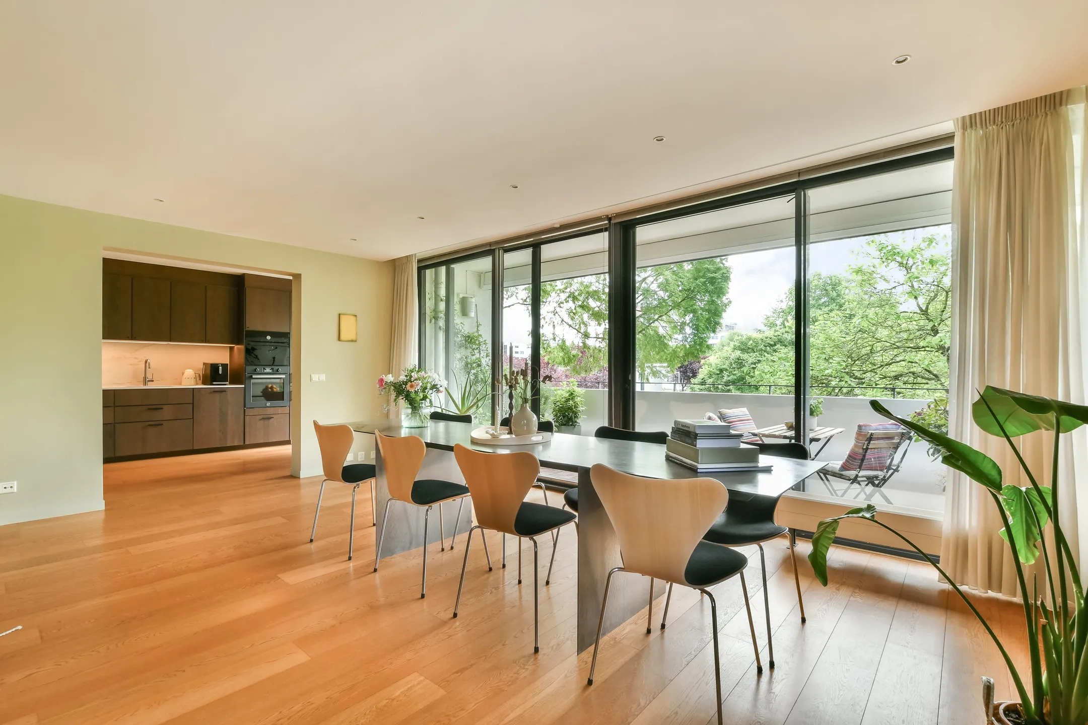 Portiekflat Chet Bakerstraat 9 Amsterdam