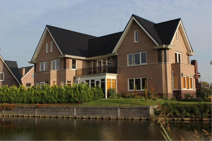 Villa, vrijstaande woning Verkeerstorenlaan 1 in Nootdorp