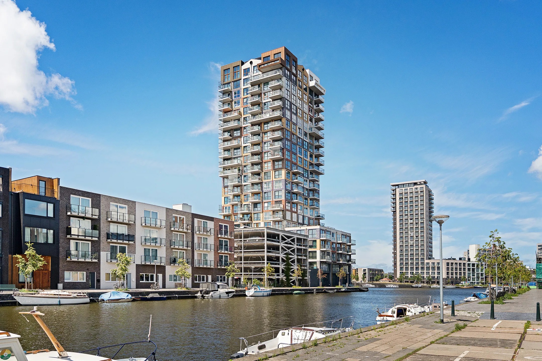 Portiekflat Waldorpstraat 1622 in Den Haag