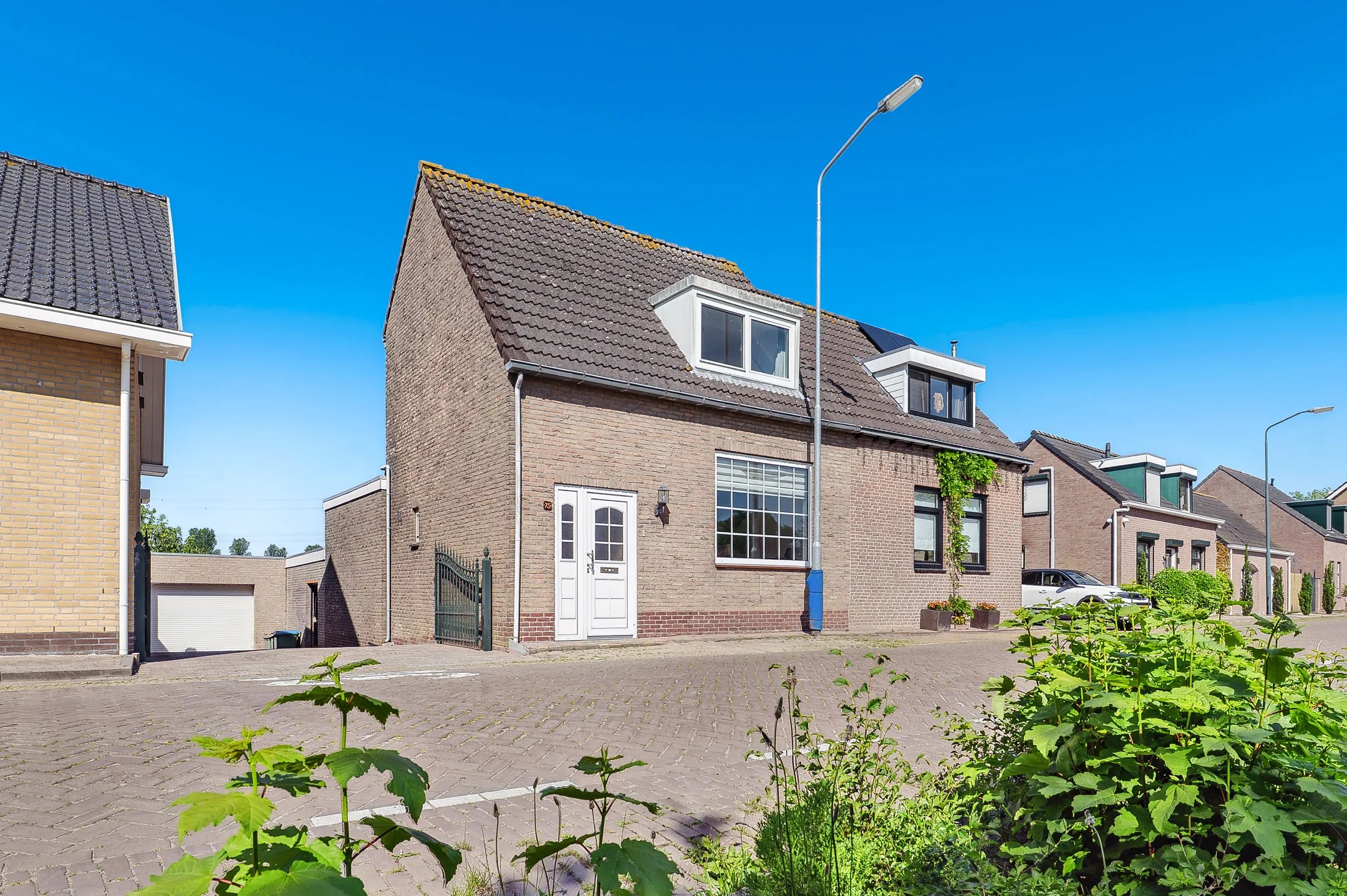 2-onder-1-kapwoning Oude Kerkstraat 75 in Standdaarbuiten