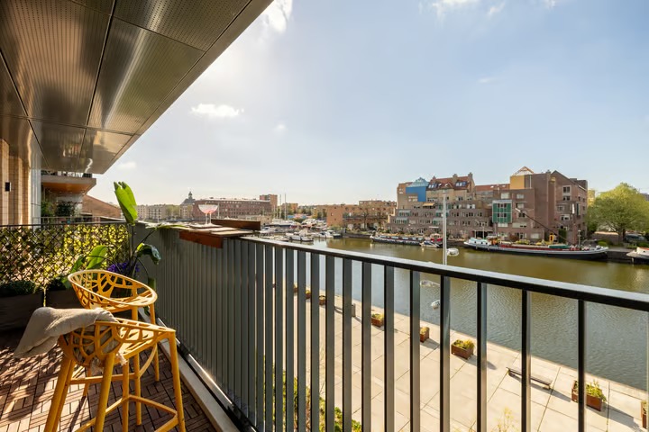 Bovenwoning VOC-kade 132 in Amsterdam