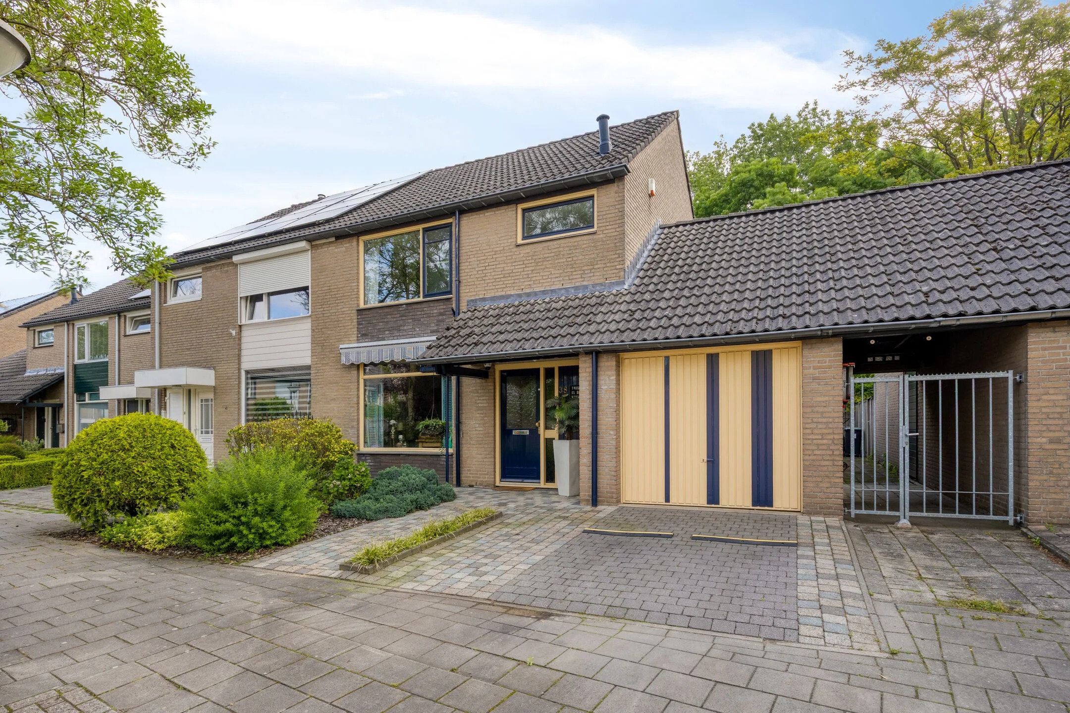 Geschakelde 2-onder-1-kapwoning Akerendam 38 in Eindhoven