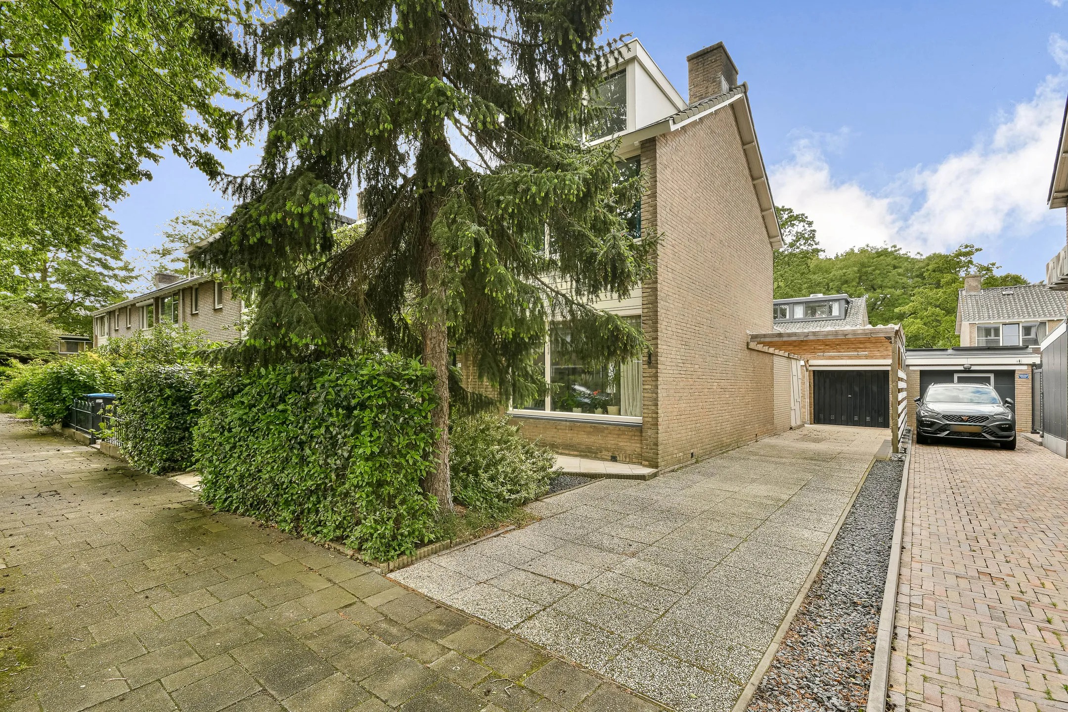 Hoekwoning Anna van Burenstraat 11 in Vlaardingen
