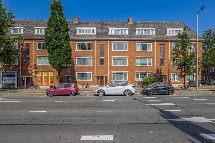 Portiekflat Dorpsweg 5 C in Rotterdam