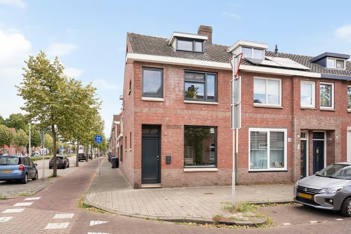 Hoekwoning Van Goorstraat 2 in Tilburg
