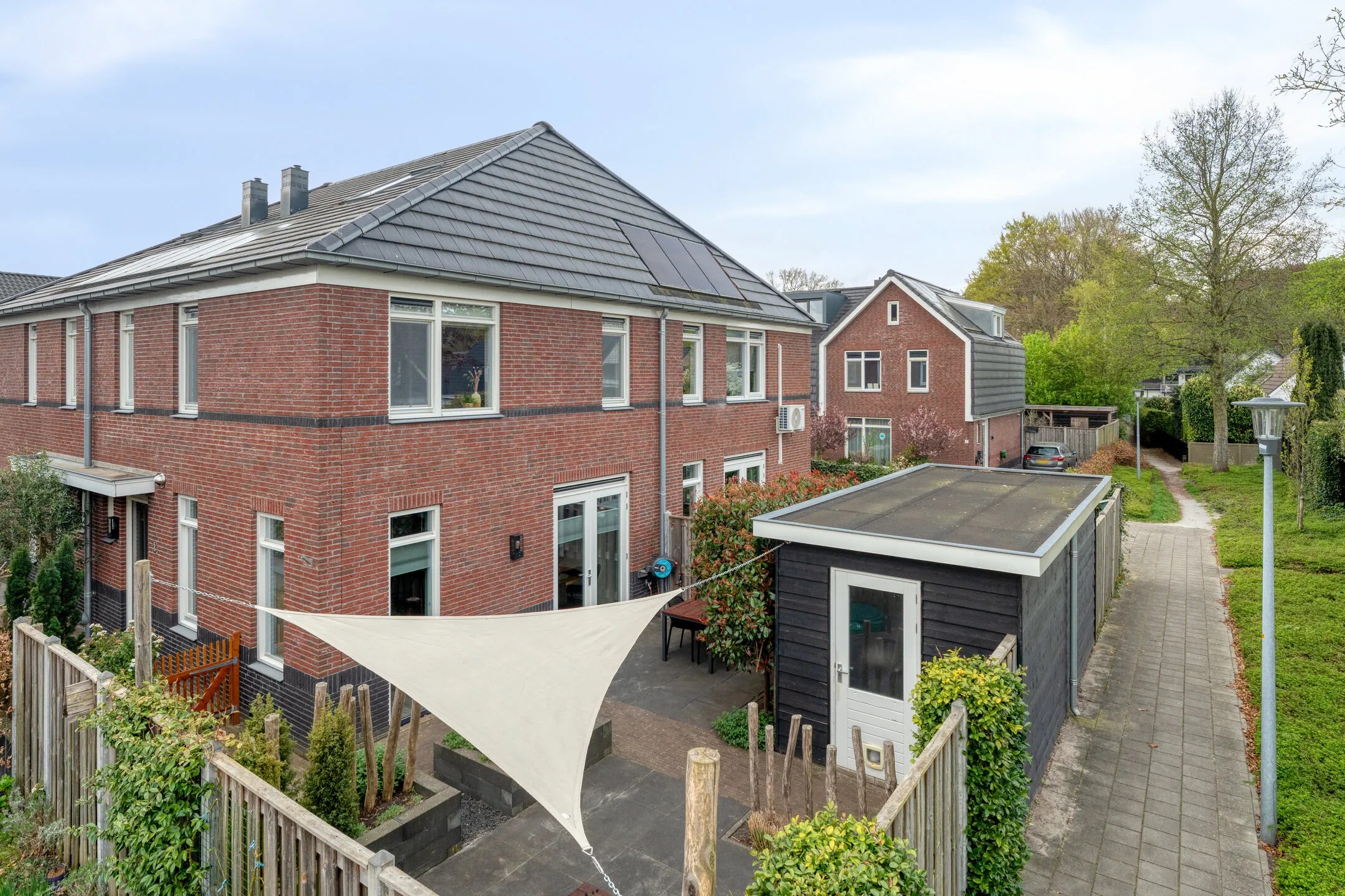 Geschakelde woning (kwadrant woning) Boezeroen 3 in Hulshorst