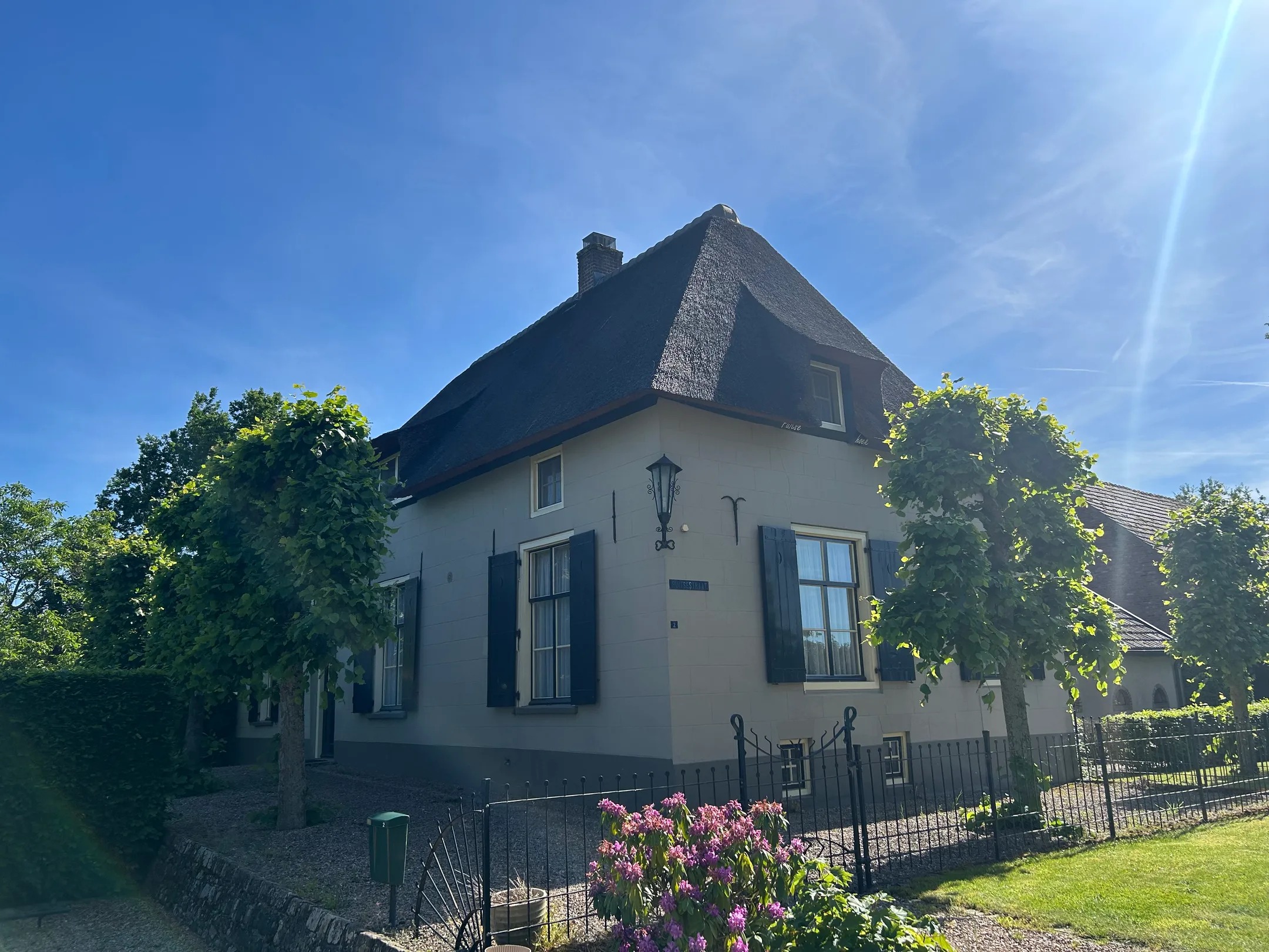 Beneden + bovenwoning Puitsestraat 2 in Leur